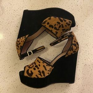 Vince Camuto Cheetah Print Wedges Size 7